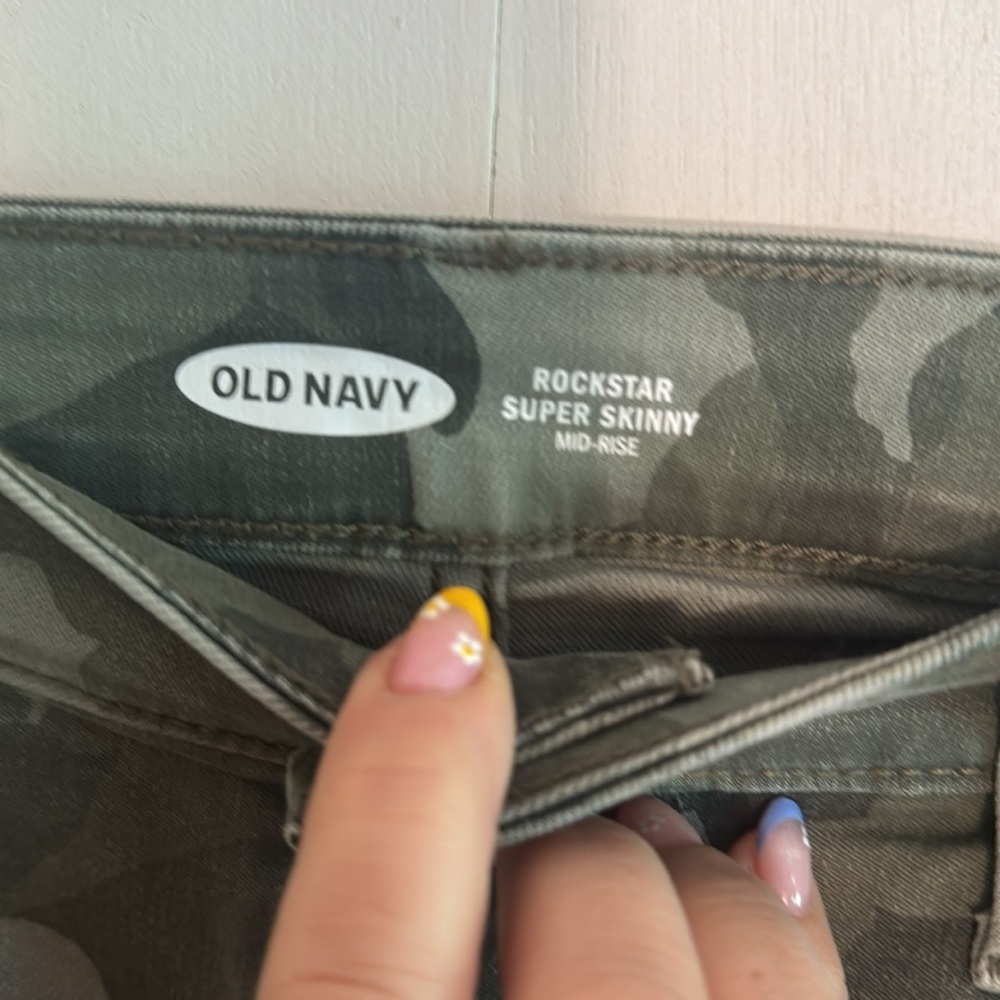 Camo pants great lightweight summer pants BN with tags Old Navy rockstar - Picture 3 of 8